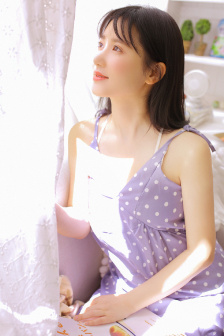 年轻漂亮少妇私密精油按摩保养